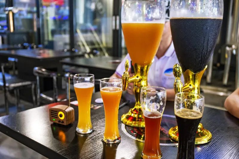 小酒館里的精釀啤酒 小酒館里的精釀啤酒